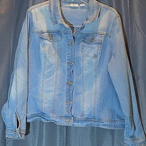 Woman’s Jean jacket size 18